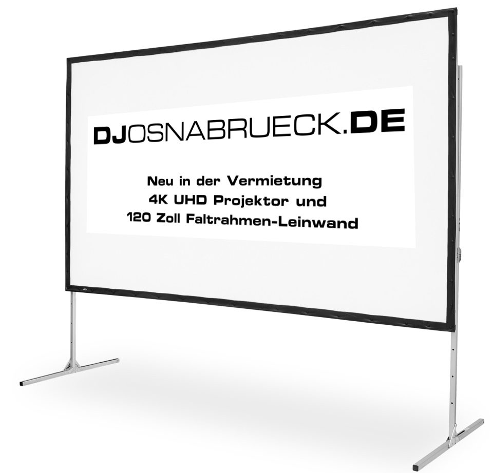 Leinwand mit Werbung für 4K UHD-Projektoren und DJ-Services in Osnabrück.